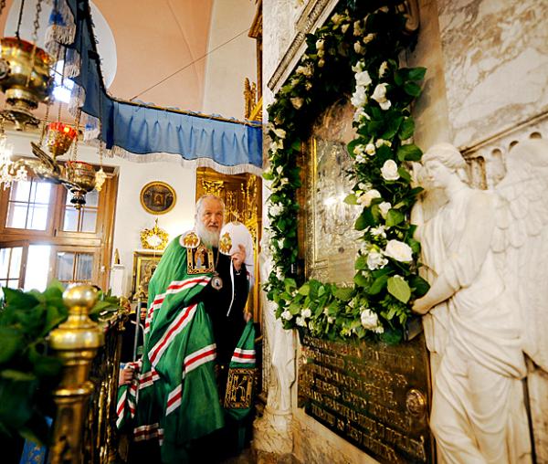 Slujirea Patriarhului Kiril în biserica cu hramul în cinstea icoanei Maicii Domnului „Bucuria tuturor celor necăjiţi” din Bolişaia Ordînka