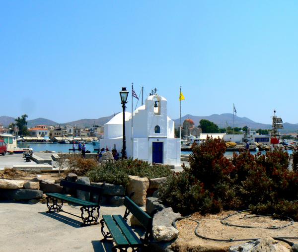Bisericuţă în portul Eghina - Grecia
