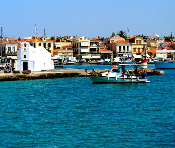Bisericuţă în portul Eghina - Grecia
