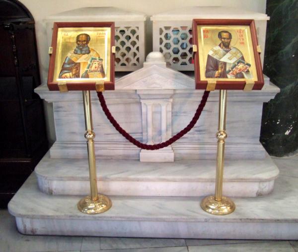 Moaștele Sfinților Grigorie Teologul și Ioan Gură de Aur - Catedrala Sfantul Gheorghe, Patriarhia Ecumenica de Constantinopol (actualul Istanbul), Turcia.