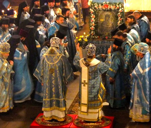 Procesiune cu Icoana Maicii Domnului din Șuia-Smolensk