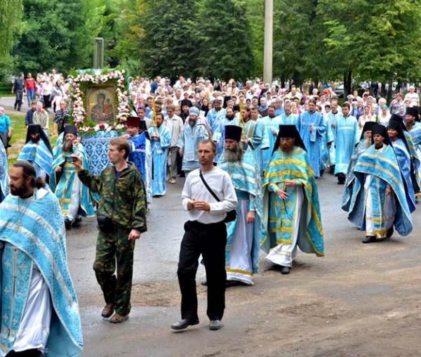 Procesiune cu Icoana Maicii Domnului din Șuia-Smolensk