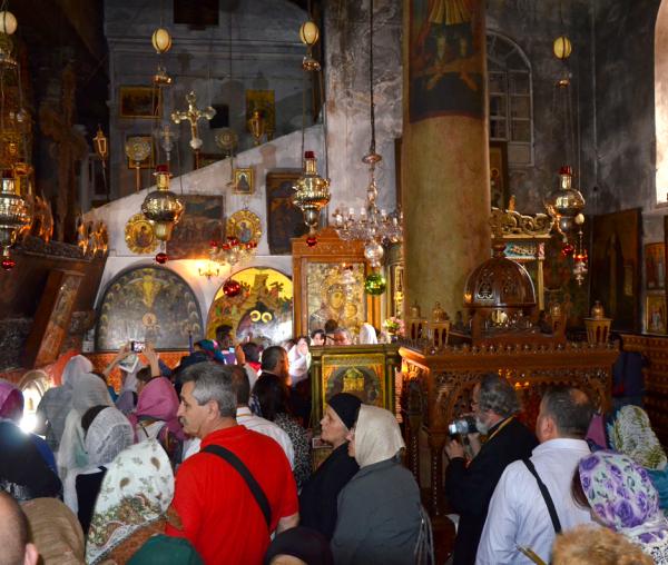 Interior din Biserica Naşterea Domnului din Betleem