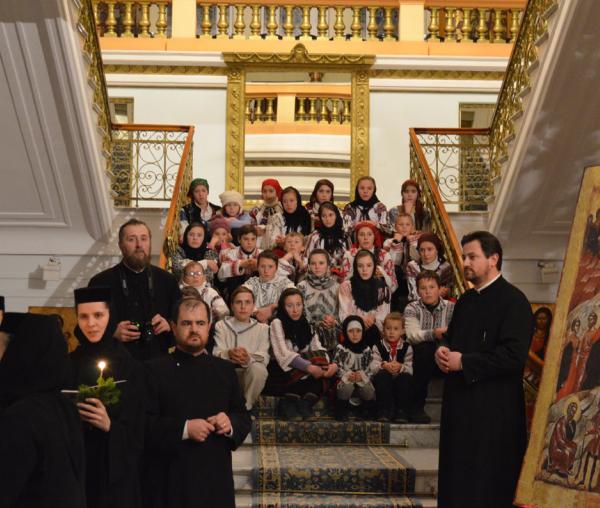 Colindători la Reşedinţa Mitropolitană - Parohia Pancu