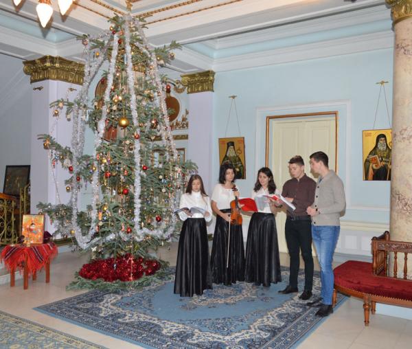 Colindători la Reşedinţa Mitropolitană - Grupul Belle canto din Iasi