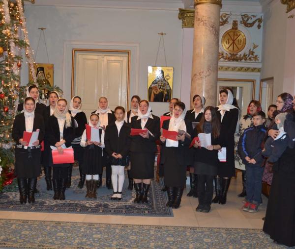 Colindători la Reşedinţa Mitropolitană - Parohia Belcești, Protopopiatul Pașcani, Preot Andrei Florariu