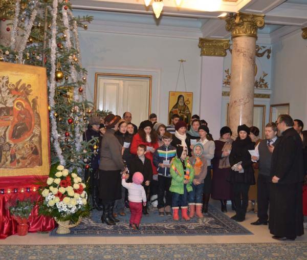 Colindători la Reşedinţa Mitropolitană - Parohia Curelari, Iași