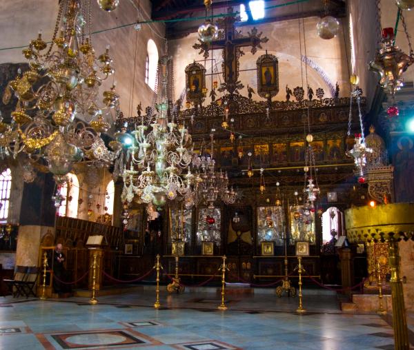 Interior din Biserica Naşterea Domnului din Betleem