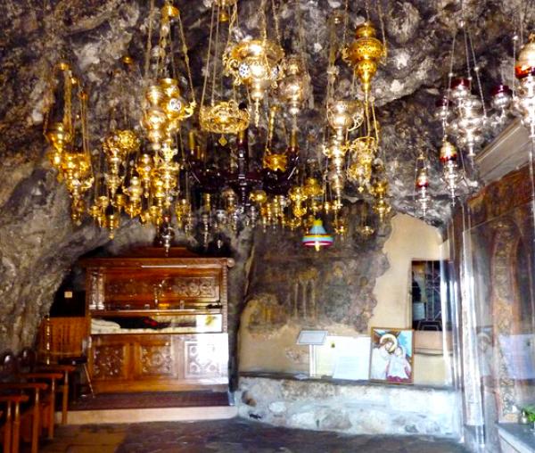 Peştera Cuviosului Patapie - Loutraki - Grecia