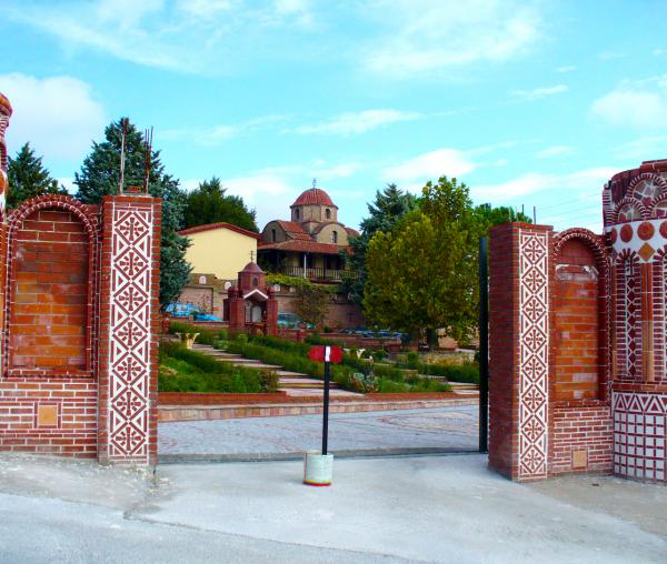 Un colţ de rai la poalele Muntelui Olimp - Mănăstirea Sfântului Efrem Sirul (galerie FOTO)