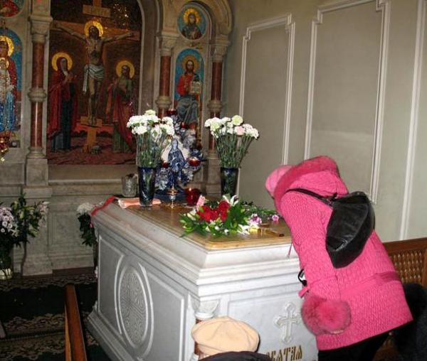 Mormântul Sfintei Xenia din Sankt Petersburg
