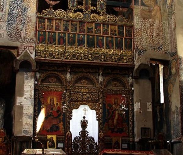 Raclele cu moaştele Sfinţilor Simeon şi Anastasia din biserica mănăstirii Studenica