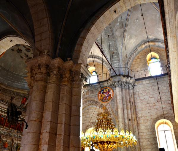 Interior din Biserica Sfântul Mare Mucenic Gheorghe din Lodd, Lida - Israel