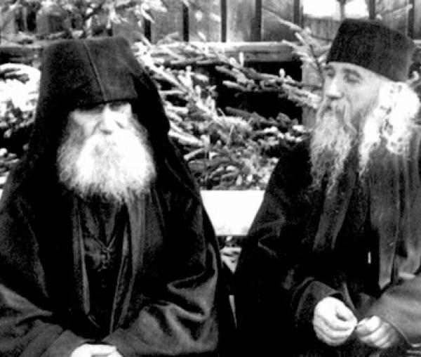 Părintele Paisie Olaru și Părintele Cleopa Ilie