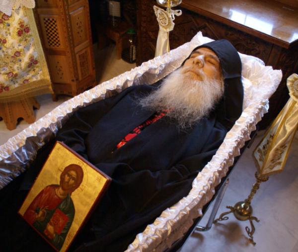 La căpătâiul monahului Moise Aghioritul