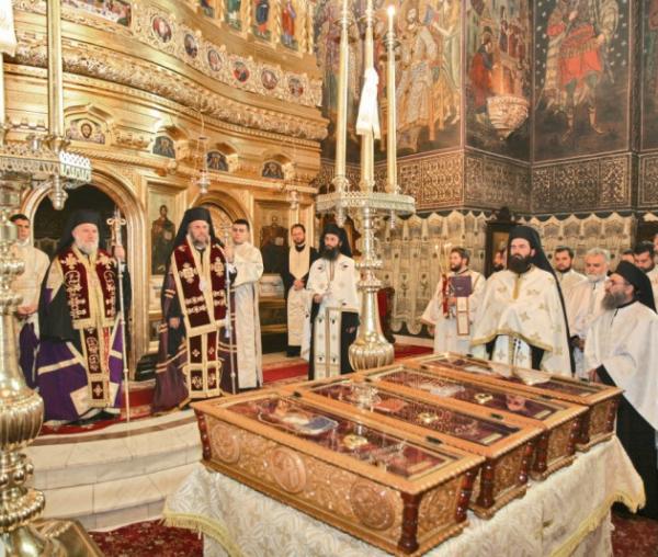 Moaştele Sfinţilor Mucenici Zotic, Atal, Camasie şi Filip în catedrala din Galaţi