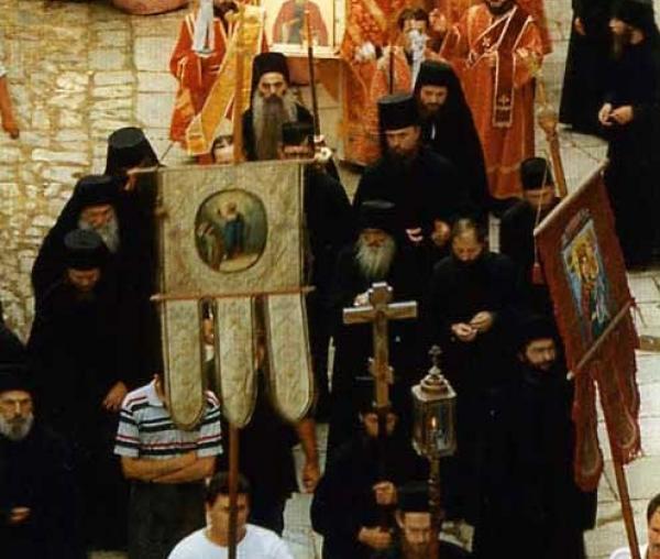 Procesiune cu Moaştele şi icoana Sfântului Pantelimon la mănăstirea Rusikon