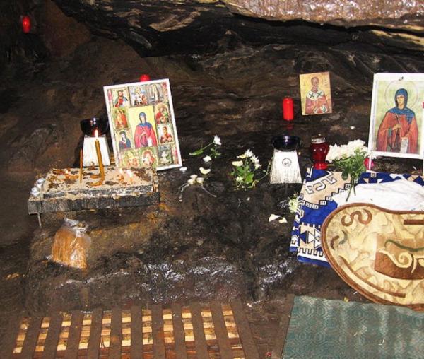 Peștera Sfintei Teodora de la Sihla