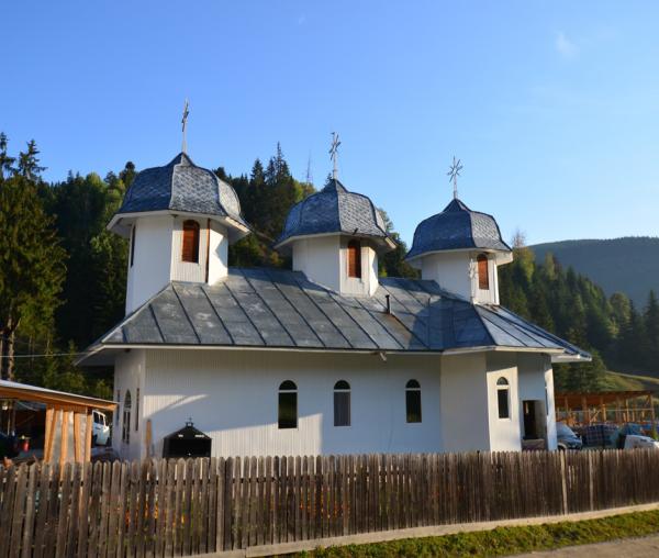(Foto) Sărbătoarea Nașterea Maicii Domnului la Schitul Tărcuța