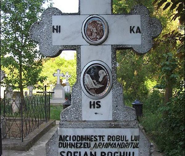 Mormântul Părintelui Sofian Boghiu