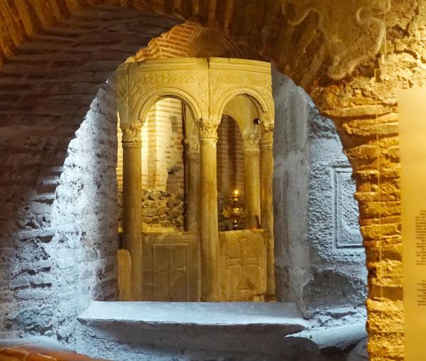(Foto) Locul martiriului Sfântului Mare Mucenic Dimitrie - Catacombele Bisericii Sfântul Dimitrie, Tesalonic, Grecia