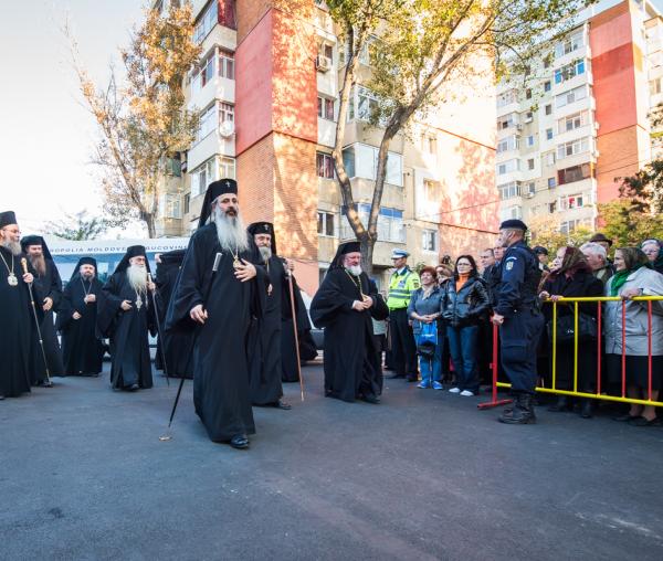 (Foto) Sfințirea bisericii „Sfântul Voievod Ștefan cel Mare” din Iași