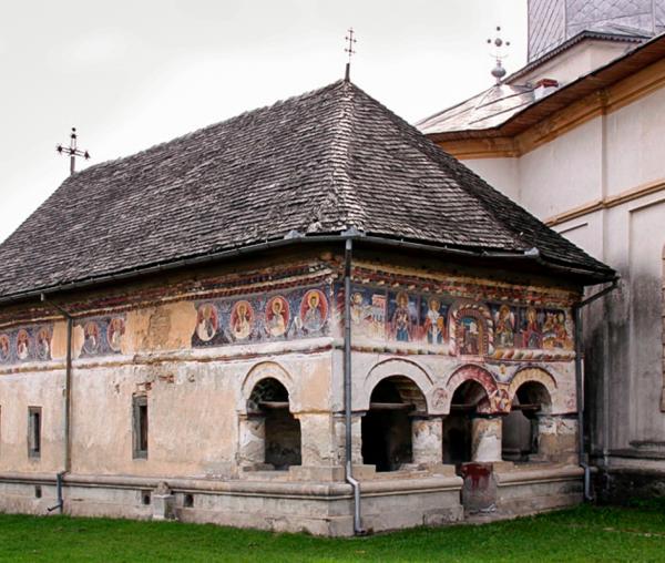 (Foto) Biserica Intrarea Maicii Domnului – Domneștii de Sus, judetul Argeș