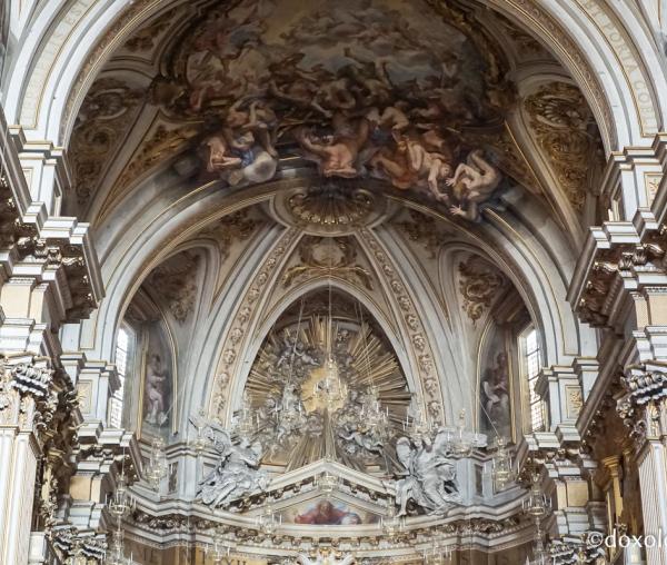 (Foto) Mormântul cu moaștele Sfinților Apostoli Filip și Iacov – Biserica Sfinţilor Apostoli din Roma