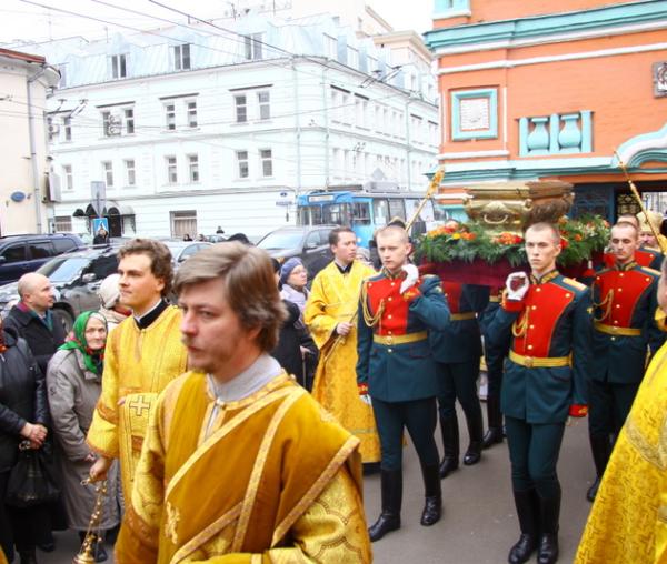 Procesiune cu moaştele Sfântului Ierarh Grigorie Taumaturgul, Episcopul Neocezareii Pontului
