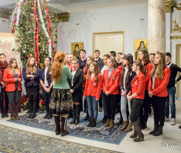 Colindători la Reședința Mitropolitană - Liceul pedagogic din Iași