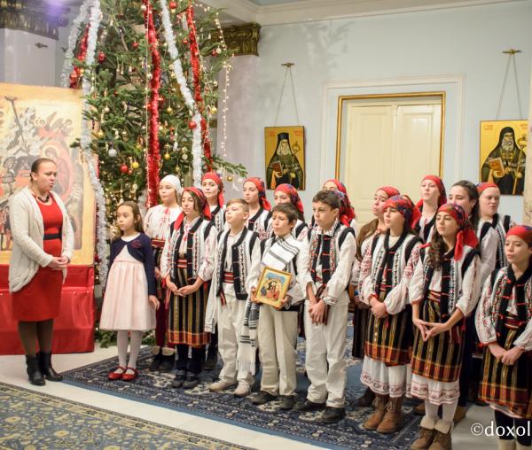 Colindători la Reședința Mitropolitană - Școala Miroslava, județul Iași