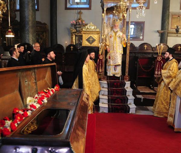 Racla cu moaștele Sfintei Teofana, împărăteasa