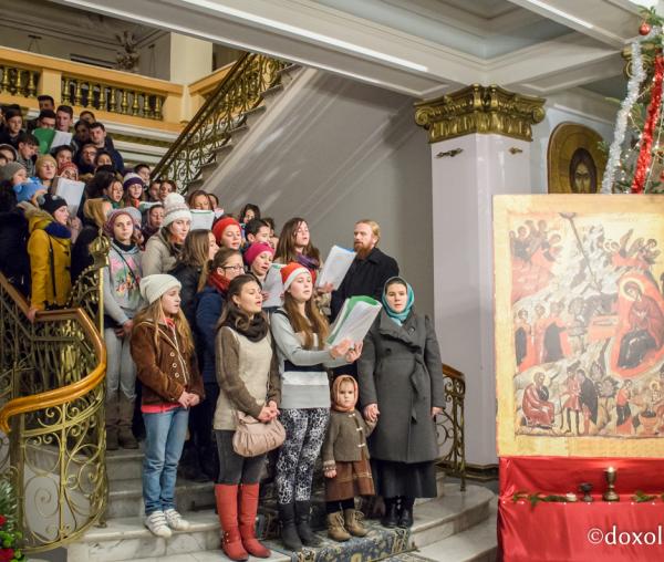 Colindători la Reședința Mitropolitană - parohia Liteni, comuna Belcești, județul Iași