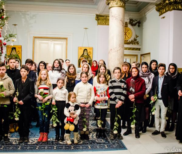 Colindători la Reședința mitropolitană - parohia Popricani, judeţul Iaşi