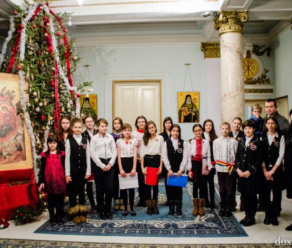 Colindători la Reședința mitropolitană - Liceul Miron Costin din Iaşi