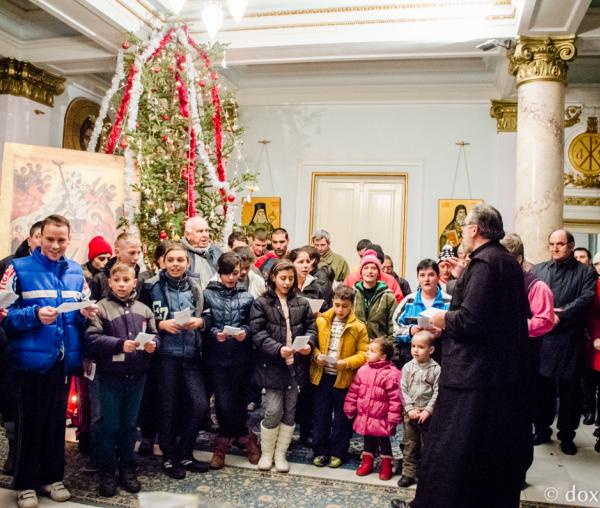 Colindători la Reședința mitropolitană - parohia Curelari din Iaşi