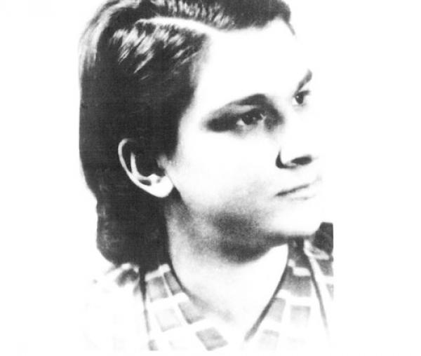 Zorica Lațcu la absolvirea liceului