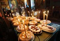 De ce se fac slujbe de pomenire și milostenii pentru cei adormiți? 