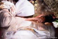 închinare la racla Sfintei Cuvioase Parascheva