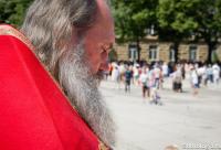 Ce nu pot face oamenii, face Dumnezeu într-o clipă / Foto: Nicolae Pintilie preot cu barbă