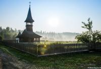 biserica maramureșeană din satul Mănăstirea Neamț