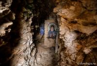 (Foto) Închinare la peştera Sfântului Acachie de la Schitul Kavsokalivia – Athos