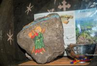 Sfântul Andrei pictat pe piatră