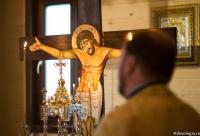cruce în Sfântul Altar