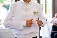 costum de nuntă