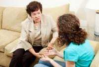 discuție între mamă și fiică