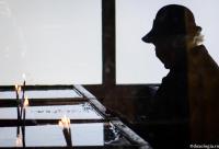 siluetă femeie în vârstă