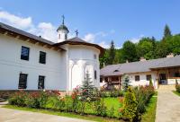 Paraclisul Sfinților Apostoli „Petru și Pavel” de la Mănăstirea Putna