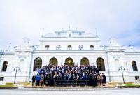 Fotografie cu participanții la redeschiderea Cazinoului Băilor