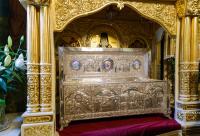 Racla cu moaștele Sfântului Nectarie de la Mănăstirea Radu-Vodă, București